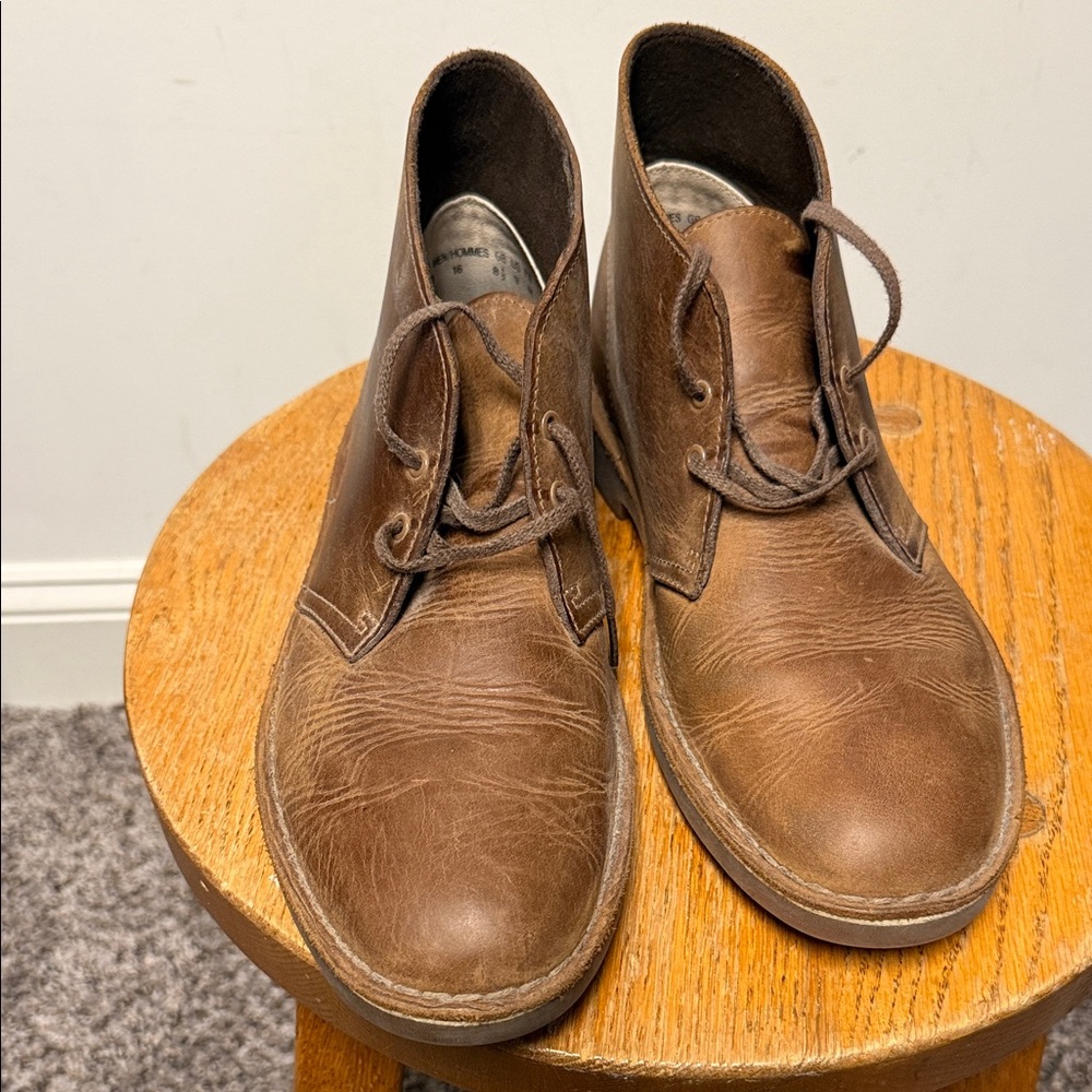 Clarks Men's Tan Leather Chukka Boots